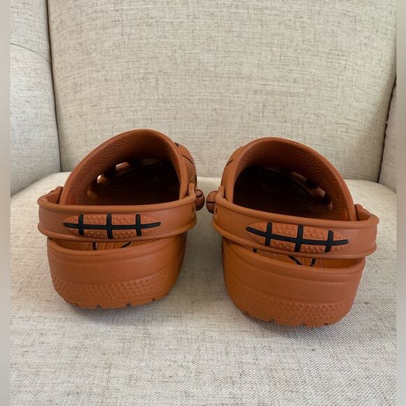 Crocs Kids Classic Basketball Clog Junior 6 Black Orange Sports Shoes Sandals - Picture 5 of 8